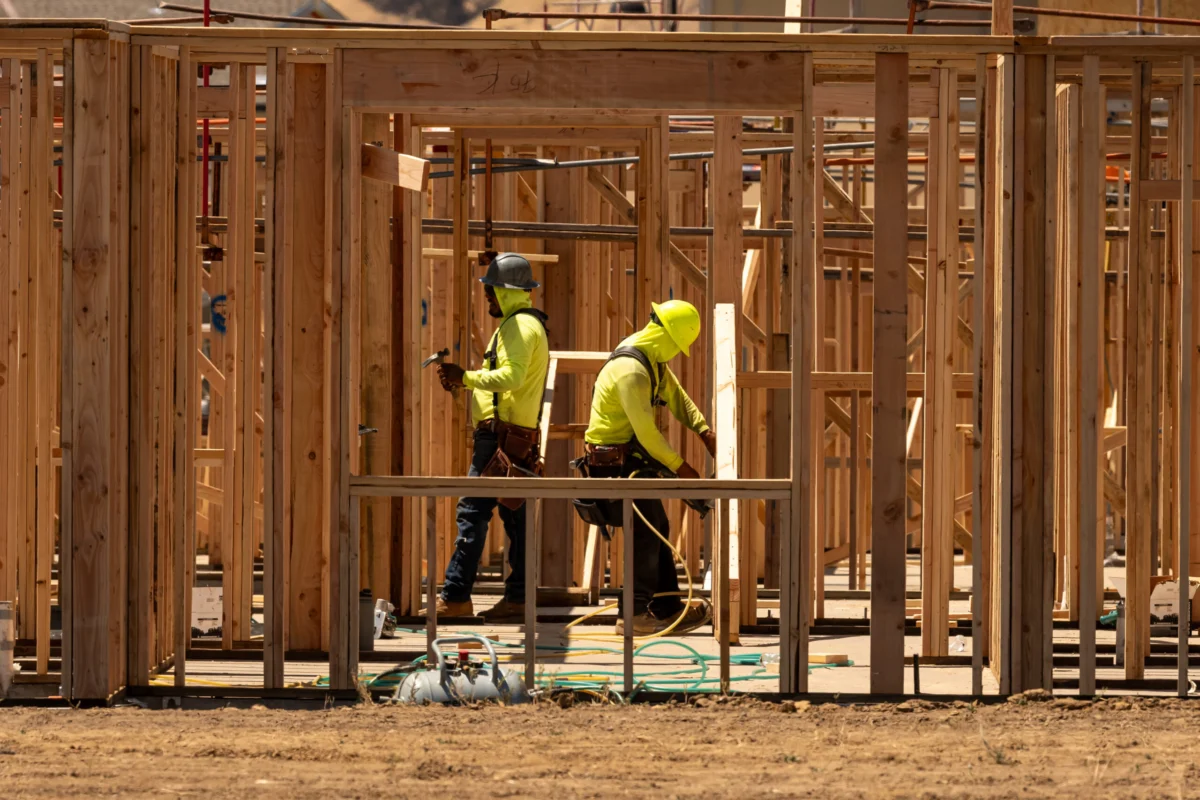 Berkshire Hathaway Builds Near-10% Stake in Lennar in Classic Value Play Amid Housing Headwinds