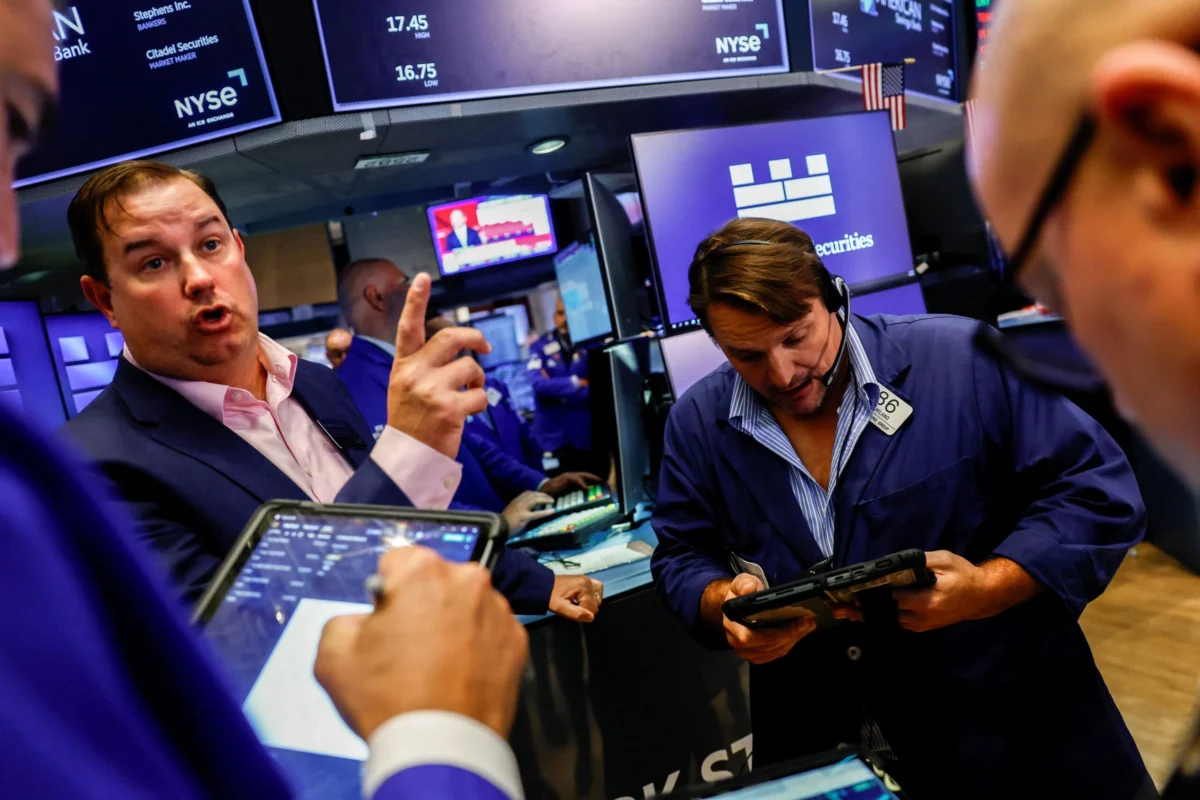 S&P 500 Futures Hit Record Highs as Market Breadth Divergence Sparks Investor Caution