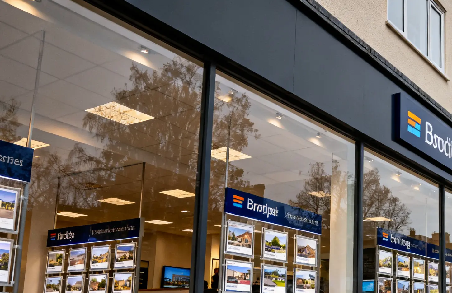 UK Property Sector Sees Major Leadership Shake-Up with Senior Appointments at Romans, Forbes Global Properties, and The ESTAS